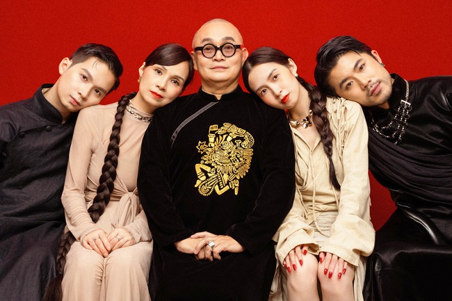 Con gái nghệ sĩ Xuân Hinh tung bộ ảnh gia đình cực 'chất' dịp lễ Vu Lan  - Ảnh 2.
