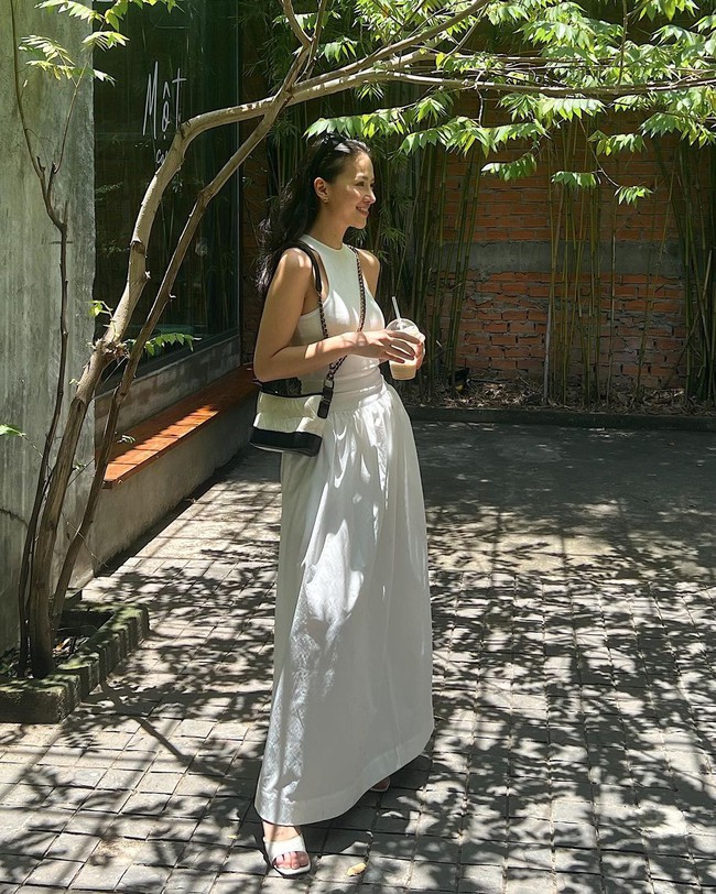 Học mỹ nhân Việt diện chân váy dài tôn dáng tuyệt đối - Ảnh 10.