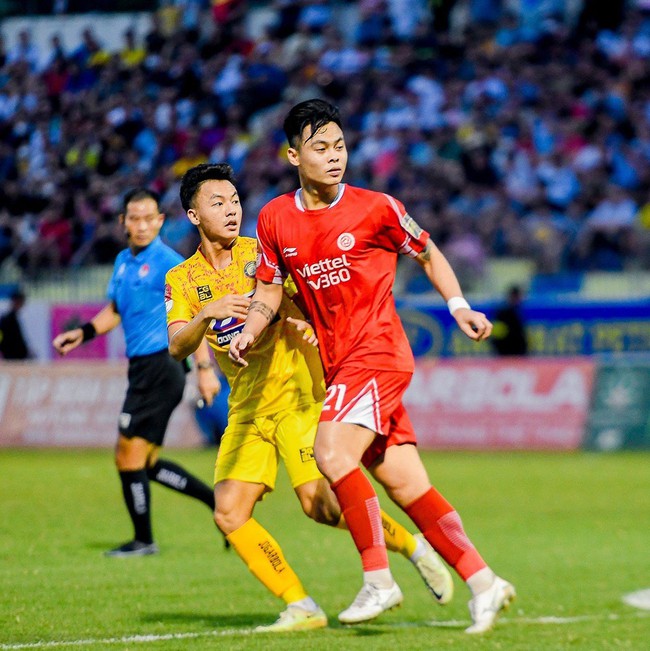 Không phải Xuân Tiến, Văn Khang, chỉ một ngôi sao U22 Việt Nam lọt TOP đội hình tiêu biểu V-League 2023 - Ảnh 2.