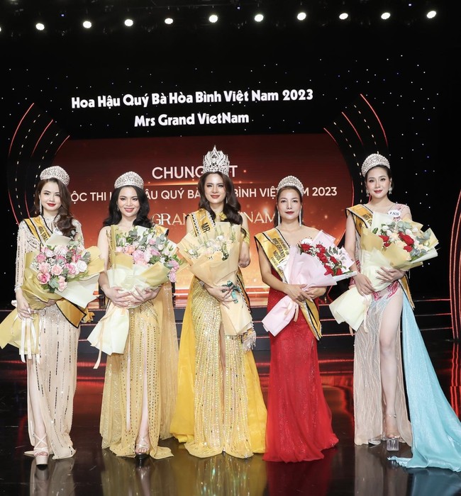 Đoàn Thị Thu Hằng đăng quang Hoa hậu Mrs Grand Vietnam 2023 - Ảnh 3.