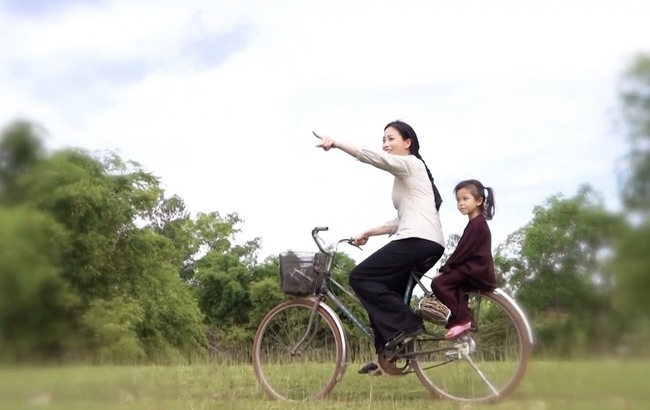 Huyền Trang ra mắt MV 'Quê ơi' đánh dấu 10 năm giành Quán quân Sao Mai - Ảnh 4.