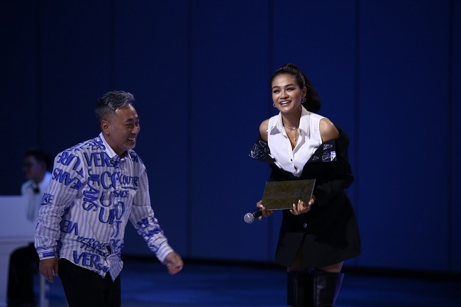Vietnam Idol 2023 tập 5: Mỹ Tâm ‘quay xe’ trao vé vàng, Quang Dũng nghẹn ngào - Ảnh 3.