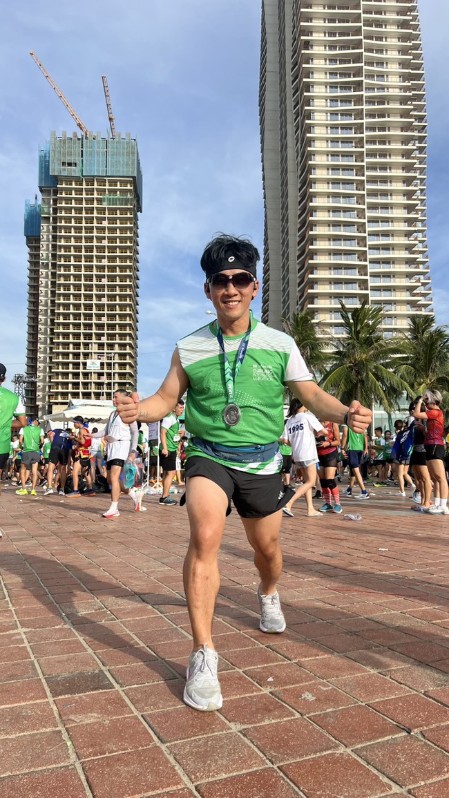 Ca sĩ Quang Hào chạy marathon 21km, lan toả thông điệp tích cực - Ảnh 4.
