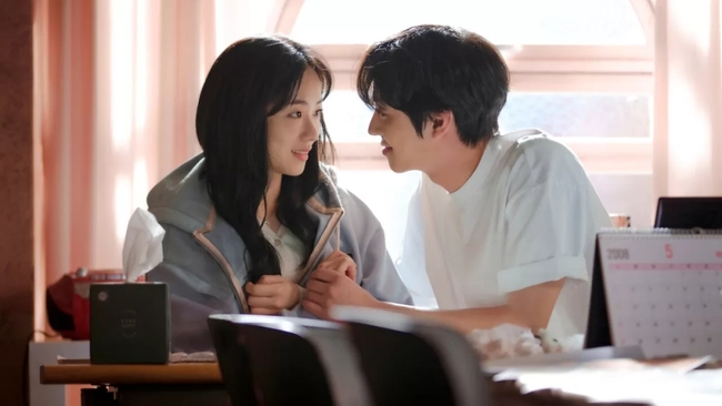 Nữ chính 'Vincenzo' Jeon Yeo Been trở lại trong phim Hàn 'A Time Called You' - Ảnh 1.