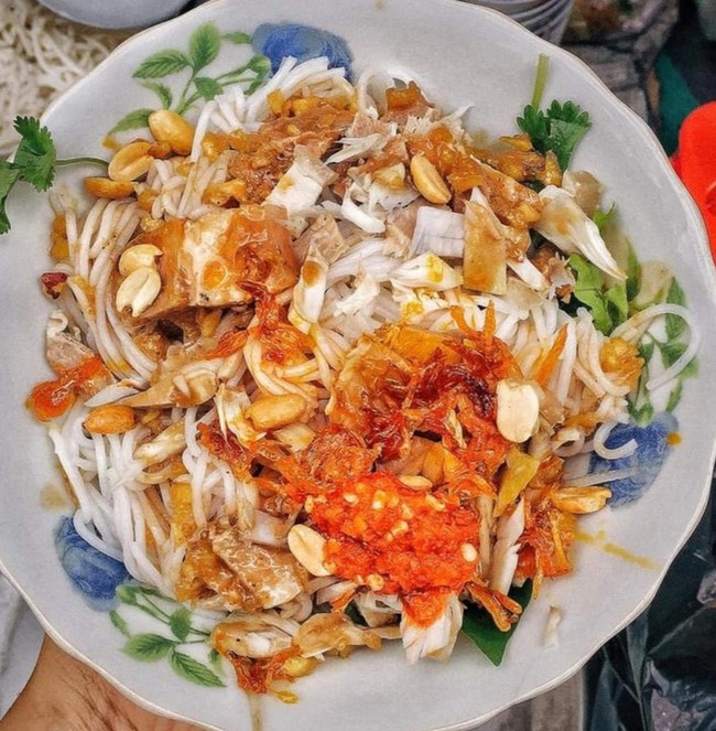 Top 10 món ăn ngon bổ rẻ phải thử khi đến thành phố đáng sống Đà Nẵng - Ảnh 4.