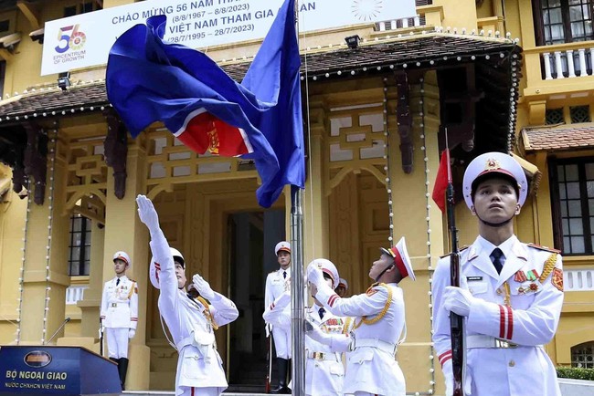  Lễ Thượng cờ kỷ niệm 56 năm Ngày thành lập ASEAN - Ảnh 2.