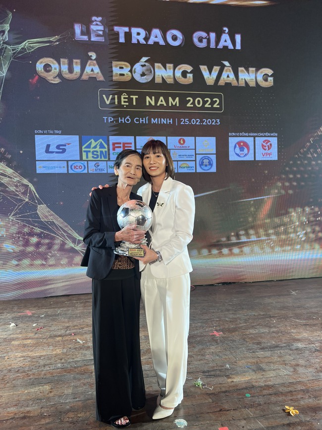 Thùy Trang đón tuổi 35: 'Dị nhân' của bóng đá Việt, nỗ lực vượt nghịch cảnh, chưa từng nghĩ tới hạnh phúc cho riêng mình - Ảnh 5.