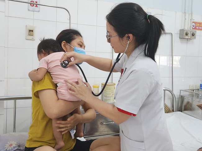 Thành phố Hồ Chí Minh được cung ứng thuốc điều trị tay chân miệng - Ảnh 1.