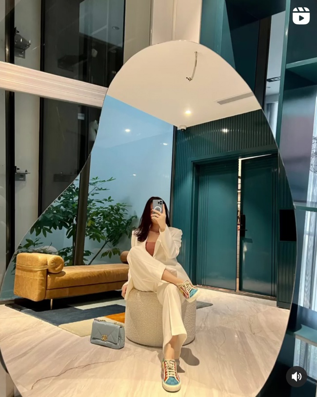 Đàm Thu Trang mách nước phối đồ đi giày bệt vẫn tôn dáng - Ảnh 12.