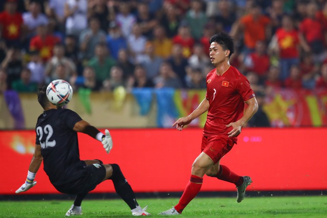 Giao hữu quốc tế, Việt Nam 2-0 Palestine: Câu trả lời của Công Phượng - Ảnh 1.