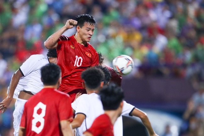 Trụ cột ĐT Việt Nam gặp chấn thương hàng loạt, đủ xếp thành một đội để cạnh tranh tại Asian Cup 2023 - Ảnh 6.
