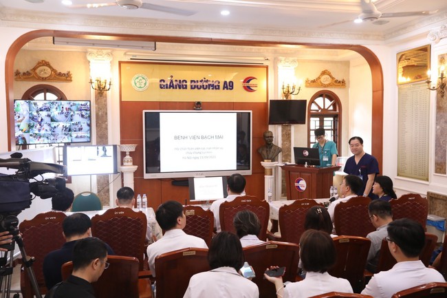 Thủ tướng Chính phủ chỉ đạo tập trung khắc phục hậu quả, khẩn trương điều tra nguyên nhân vụ cháy nhà dân tại quận Thanh Xuân, Hà Nội - Ảnh 1.