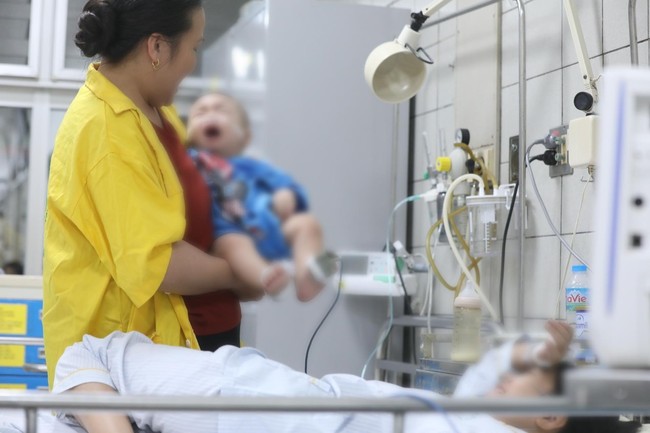 Vụ cháy chung cư mini quận Thanh Xuân: Các bệnh viện tập trung cao nhất để cứu chữa nạn nhân - Ảnh 2.