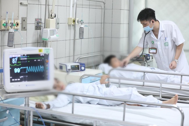 Vụ cháy chung cư mini tại Thanh Xuân, Hà Nội: Tập trung cứu chữa, chưa thu các khoản phí của người bệnh - Ảnh 2.