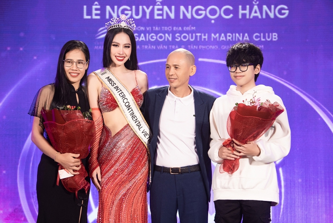 Á hậu Ngọc Hằng bắn tiếng Anh siêu đỉnh tại Họp báo trao sash Miss Intercontinental Vietnam 2023 - Ảnh 8.