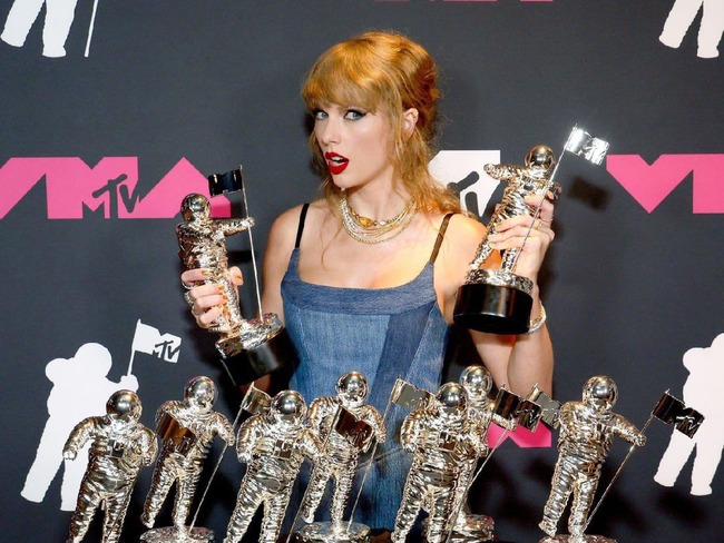 Taylor Swift 'càn quét' mọi giải thưởng tại VMAs 2023 - Ảnh 1.