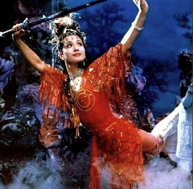 'Vạn Thánh công chúa' của 'Tây Du Ký 1986': Xinh đẹp tựa Tây Thi, hiện là trùm truyền thông, cuộc sống giàu có xa hoa - Ảnh 2.