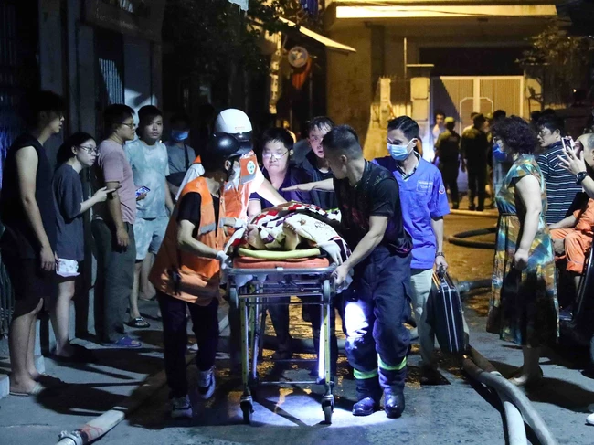 Cháy chung cư mini ở Hà Nội khiến nhiều người thiệt mạng - Ảnh 4.