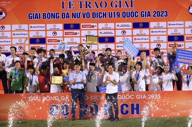 Bóng đá Việt Nam 14/9: Đình Triệu được báo Indonesia khen ngợi - Ảnh 6.