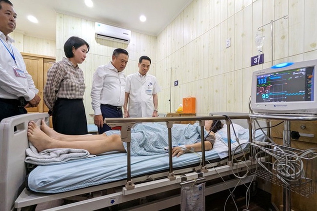 Vụ cháy chung cư mini ở Thanh Xuân, Hà Nội: Chủ tịch UBND thành phố động viên, chia sẻ với nạn nhân - Ảnh 2.