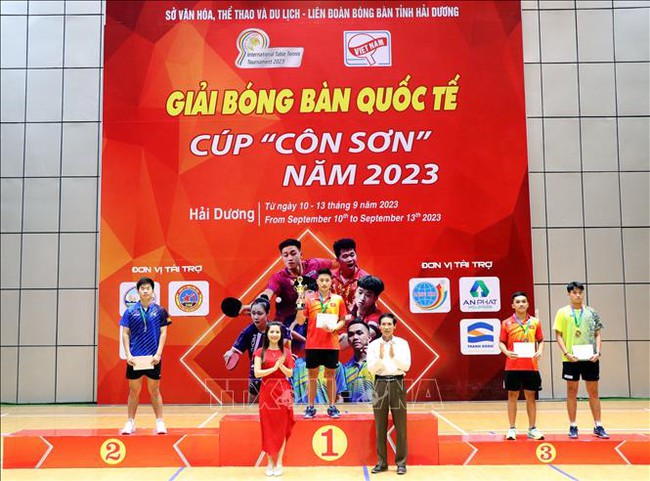 Thắng áp đảo đối thủ Trung Quốc 4-0, tay vợt Việt Nam giành chức vô địch giải quốc tế ấn tượng - Ảnh 3.