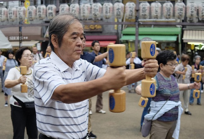 Số người sống thọ trên 100 tuổi tại Nhật Bản cao kỷ lục - Ảnh 1.