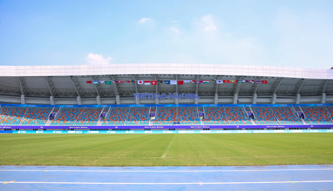 Chiêm ngưỡng mặt cỏ sân Linping trước trận ra quân của Olympic Việt Nam - Ảnh 2.