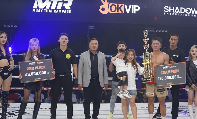 Thắng loạt đối thủ quốc tế, võ sĩ Trần Quốc Tuấn vô địch giải Muay Thai khốc liệt 4-man Tournament - Ảnh 3.