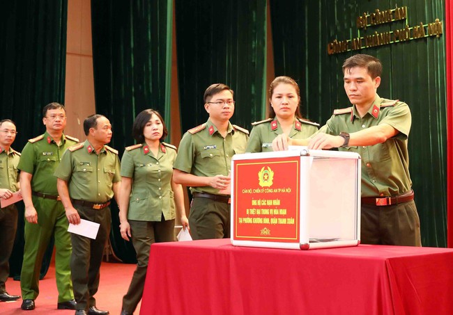 Bí thư Thành ủy Hà Nội dự tưởng niệm và quyên góp ủng hộ nạn nhân vụ cháy chung cư mi ni ở quận Thanh Xuân - Ảnh 6.