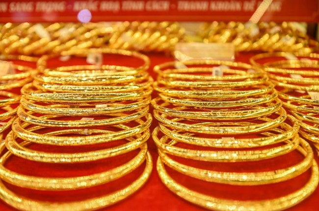 Giá vàng tăng lên mốc cao nhất từ đầu năm  - Ảnh 1.