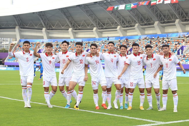 Kết quả bóng đá ASIAD 2023 hôm nay: Việt Nam thắng dễ Mông Cổ - Ảnh 2.