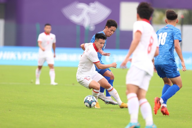 TRỰC TIẾP bóng đá Olympic Việt Nam vs Mông Cổ (1-0): Quốc Việt mở tỷ số - Ảnh 1.