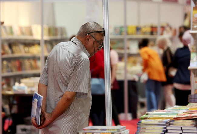 Hội chợ sách quốc tế Baghdad (Iraq) tôn vinh văn hóa đọc - Ảnh 2.