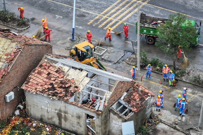 Trung Quốc: Lốc xoáy khiến 5 người thiệt mạng, nhiều người bị thương - Ảnh 1.