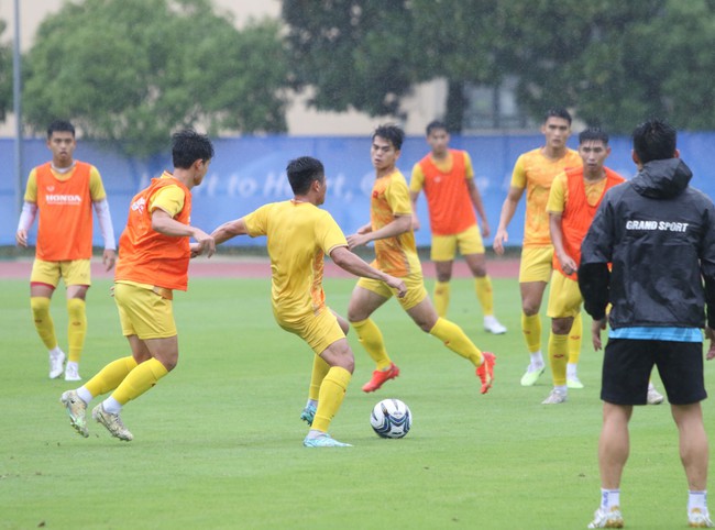 Tiền vệ Khuất Văn Khang: ‘Ả rập Xê Út mạnh, Olympic Việt Nam phải thật cố gắng’ - Ảnh 2.