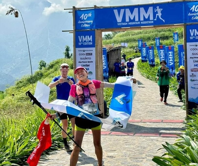 Lê Thị Hằng xuất sắc về nhì cự li 100km dành cho nữ ở giải chạy vượt núi VMM 2023 tại Sapa