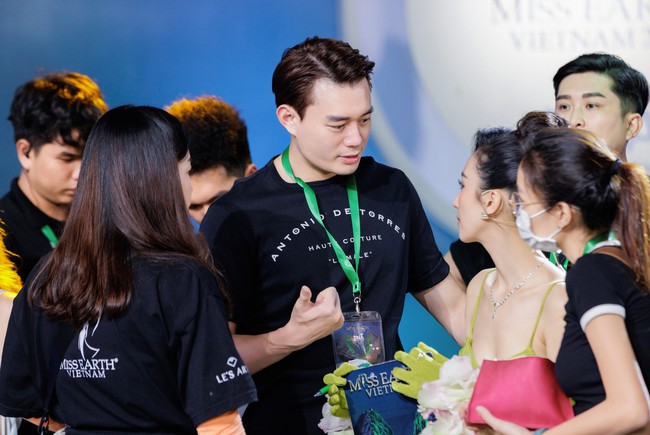 Đạo diễn Nguyễn Anh Dũng: 'Làm truyền hình thực tế Miss Earth Việt Nam 2023 rất áp lực!' - Ảnh 2.
