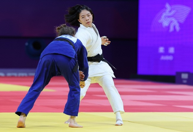 Tát đối thủ, võ sỹ Hàn Quốc bị truất quyền thi đấu lập tức - Ảnh 2.