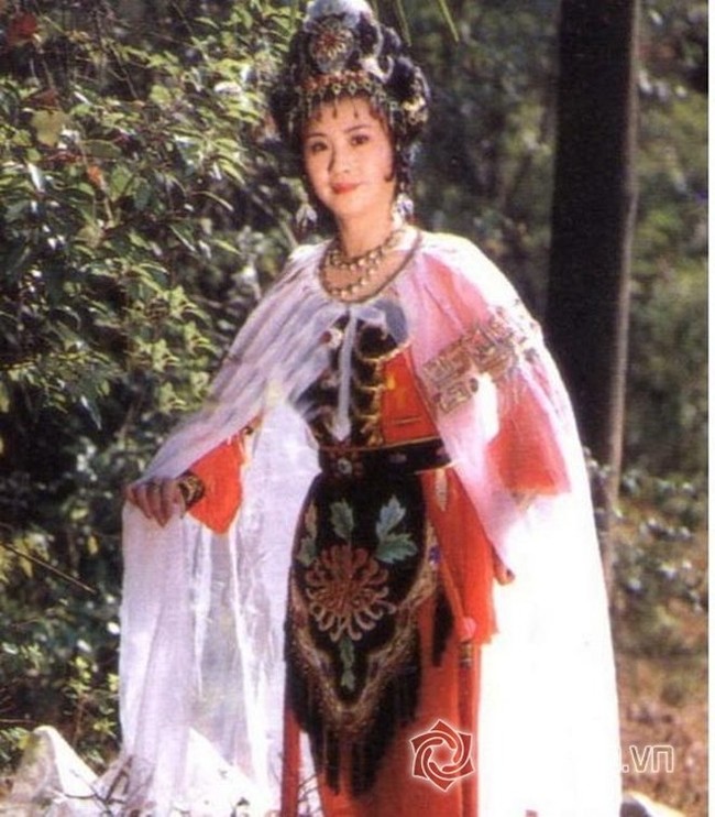 Vương Phụng Hà - 'Bà La Sát' của Tây Du Ký 1986: Xinh đẹp, tài năng, nổi tiếng nhưng bạc mệnh - Ảnh 3.