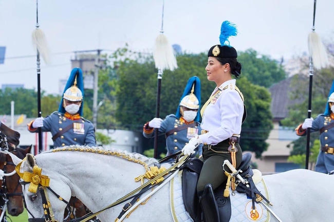 Công chúa Thái Lan sở hữu 44 tỷ đô la dự ASIAD, 'ship' ngựa chiến từ Bỉ về Trung Quốc để đua huy chương - Ảnh 5.