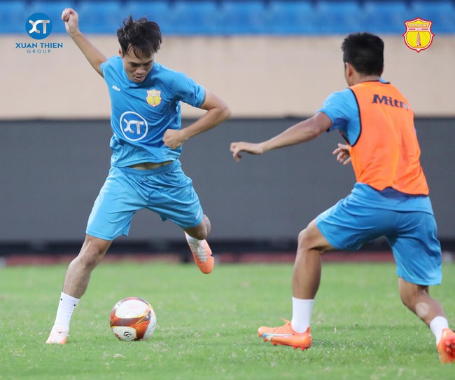 Văn Toàn không muốn kém Văn Thanh, quyết vô địch V-League với Nam Định - Ảnh 2.