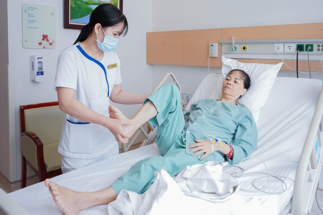 "5 phút vàng" hồi sinh bệnh nhân vỡ tim, 2 lần chết lâm sàng - Ảnh 2.