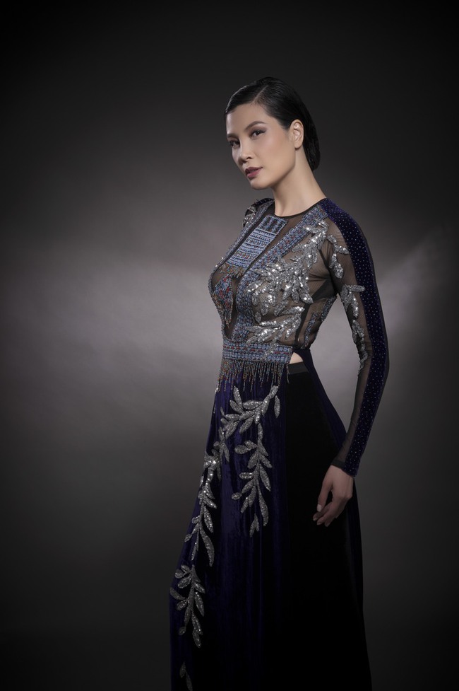 Siêu mẫu Vũ Cẩm Nhung quyến rũ trong loạt áo dài thổ cẩm mới nhất của NTK Đức Hùng - Ảnh 9.