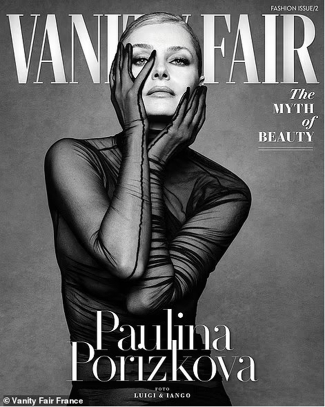 Naomi Campbell, Cindy Crawford và loạt người mẫu biểu tượng xuất hiện đầy táo bạo trên trang bìa 'Vanity Fair' - Ảnh 13.