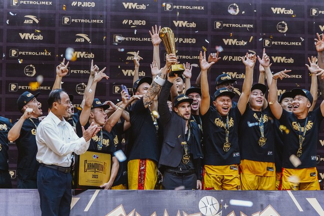 Saigon Heat nâng cúp vô địch VBA lần thứ tư liên tiếp - Ảnh 6.