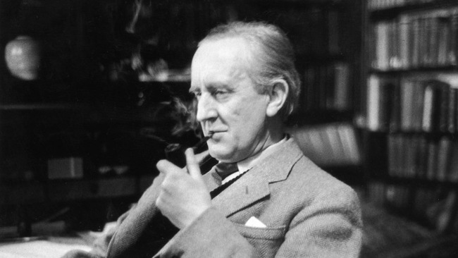 50 năm ngày mất J.R.R. Tolkien: Tôn vinh lòng dũng cảm trung cổ - Ảnh 1.