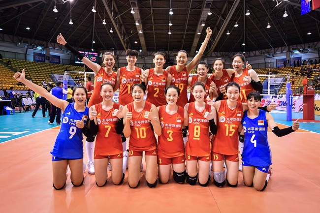 Thua ngược Thái Lan, bóng chuyền nữ Việt Nam hẹn Trung Quốc ở bán kết giải châu Á - Ảnh 4.