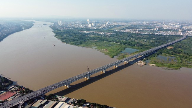 Vẻ đẹp Cầu Vĩnh Tuy 2 vượt sông Hồng nhìn từ trên cao - Ảnh 1.