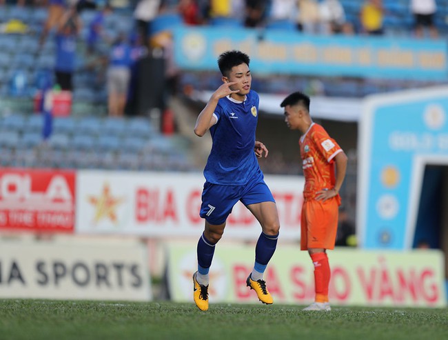 U23 Việt Nam mạnh mẽ tấn công Vòng loại U23 châu Á 2024 - Ảnh 2.