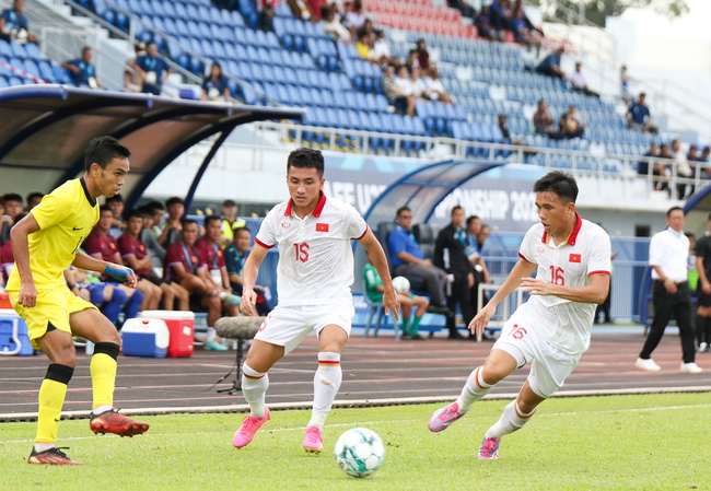 Học trò Hoàng Anh Tuấn đá chính ở U23 Việt Nam  - Ảnh 1.